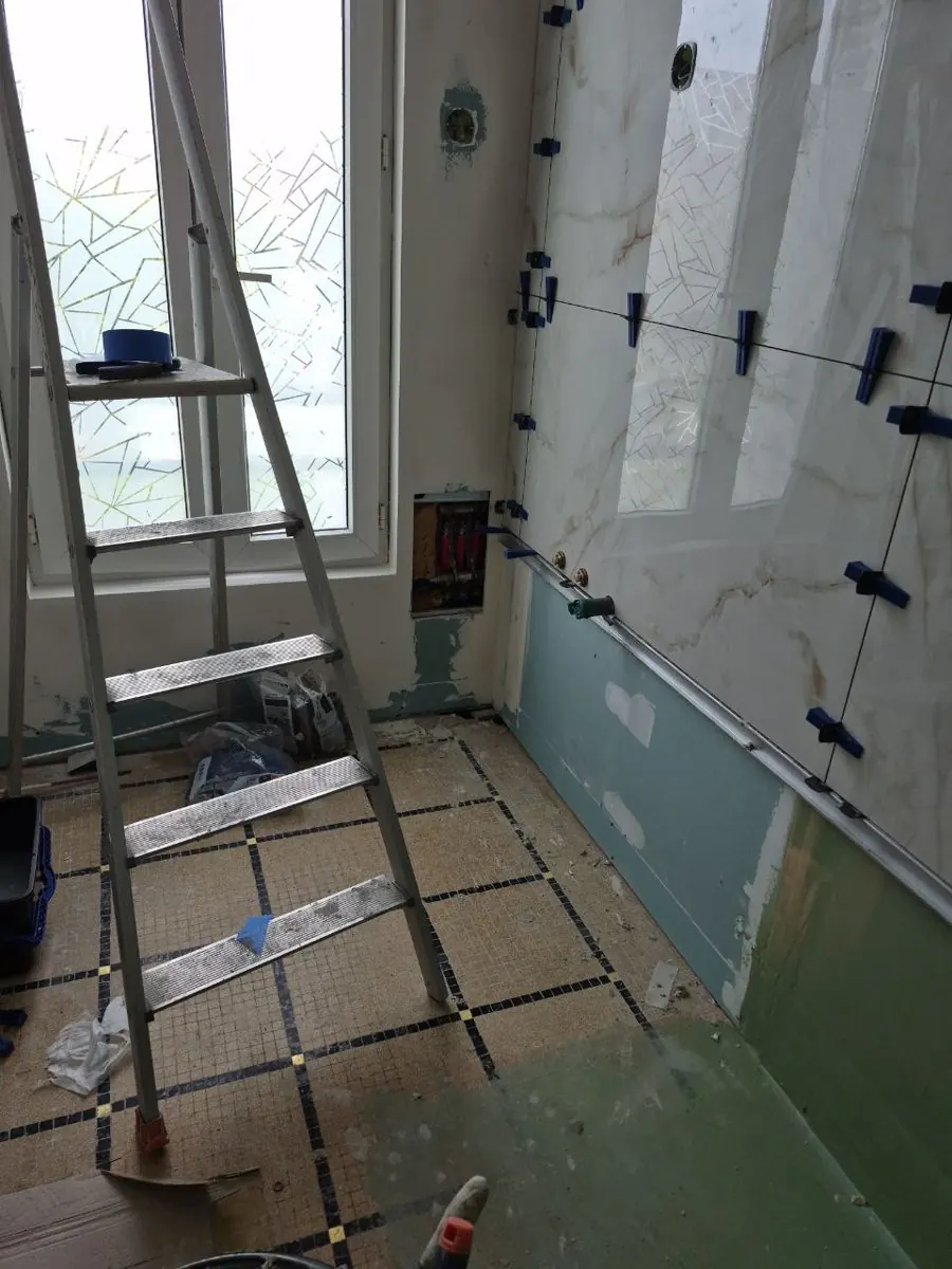 Préparation plomberie et réseaux avant rénovation de salle de bain