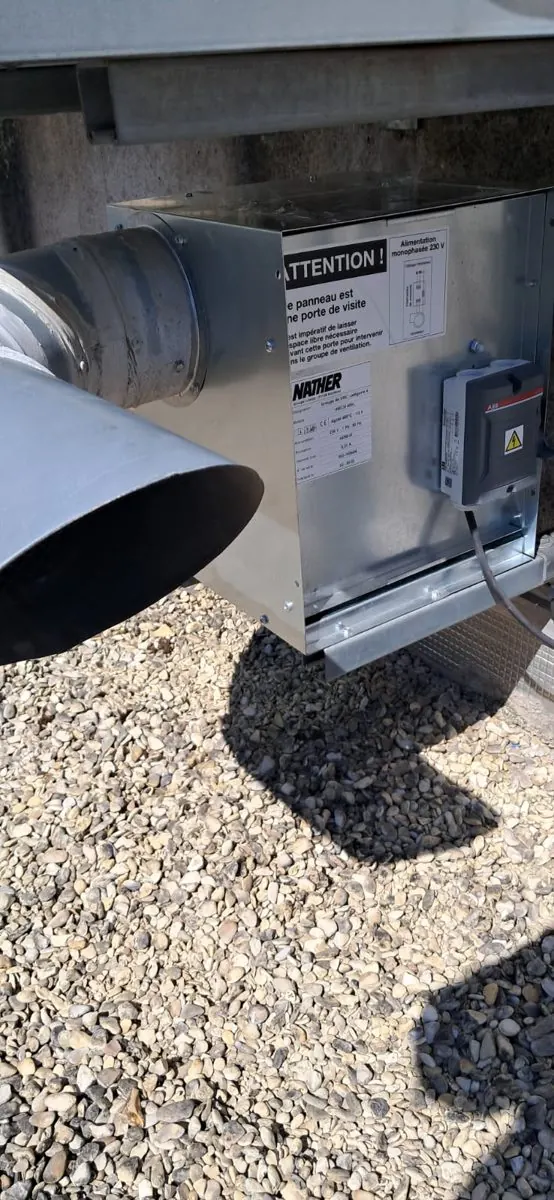 Contrôle d’un caisson d’extraction en toiture