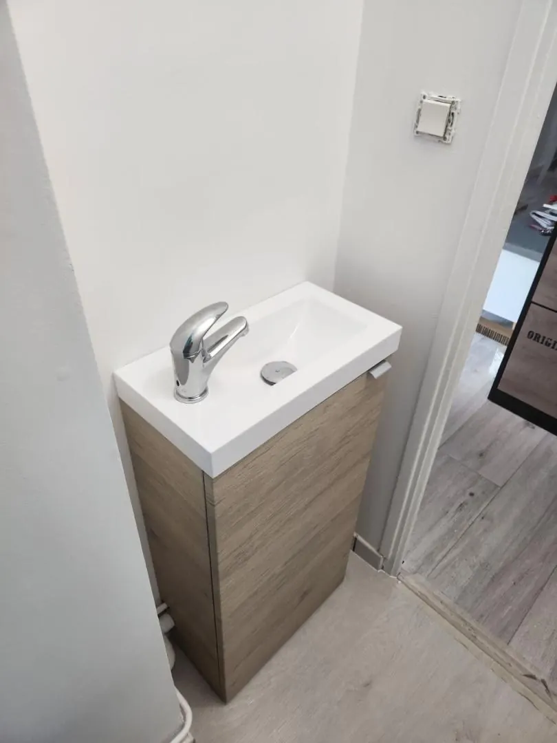 Pose d’un meuble vasque compact