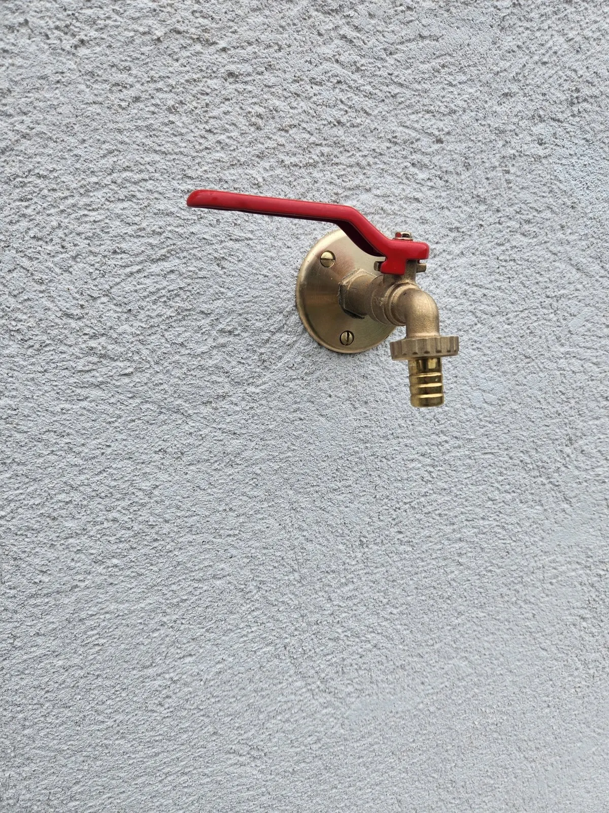 Pose d’un robinet extérieur